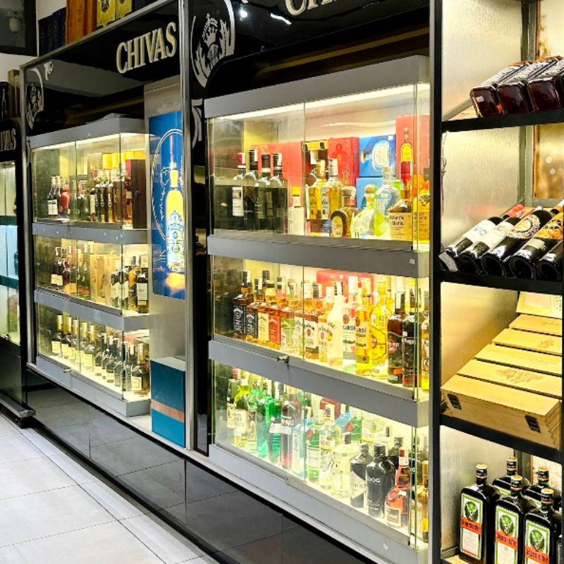showroom-ruou-1 Thiết kế thi công showroom đẹp, hiện đại và thu hút khách