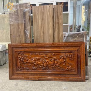 Tranh gỗ mã đáo thành công