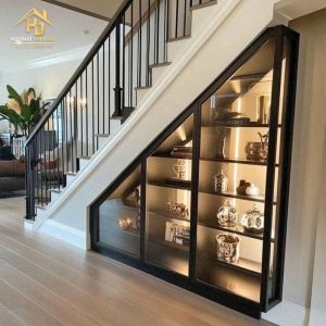 Tủ trưng bày gầm cầu thang khung kính viền đen