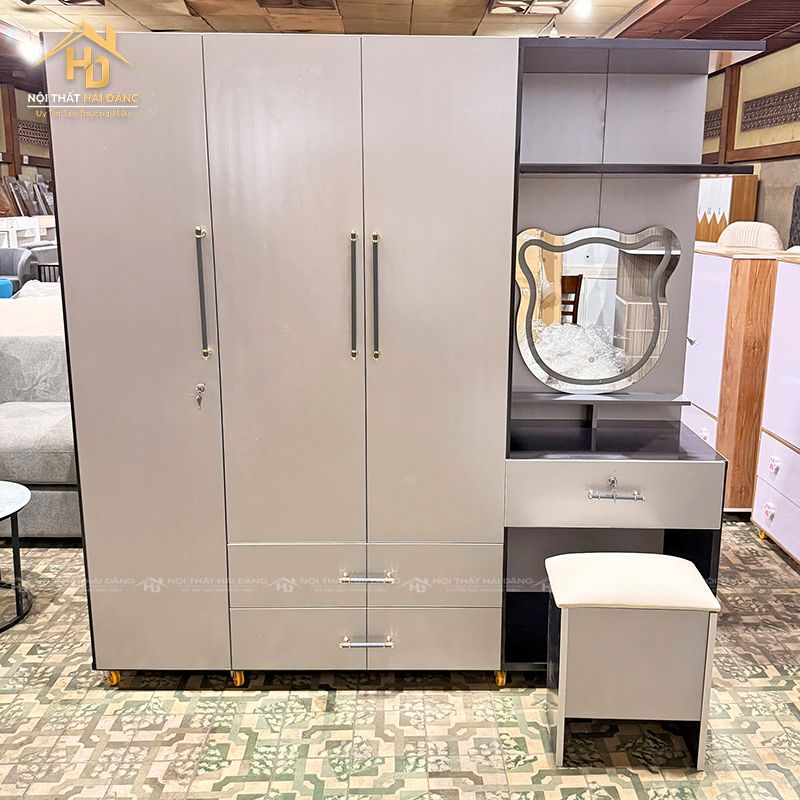 tu-quan-ao-nhua-acrylic Nhựa Acrylic Là Gì? Giữa Nhựa Acrylic Và Kính Nên Chọn Loại Nào?