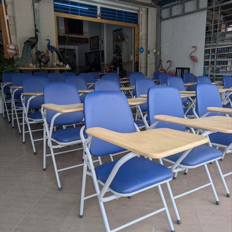 ban-ghe-khung-kim-loai Top 10 Mẫu Bàn Ghế Hội Trường Đẹp, Bền, Được Ưa Chuộng