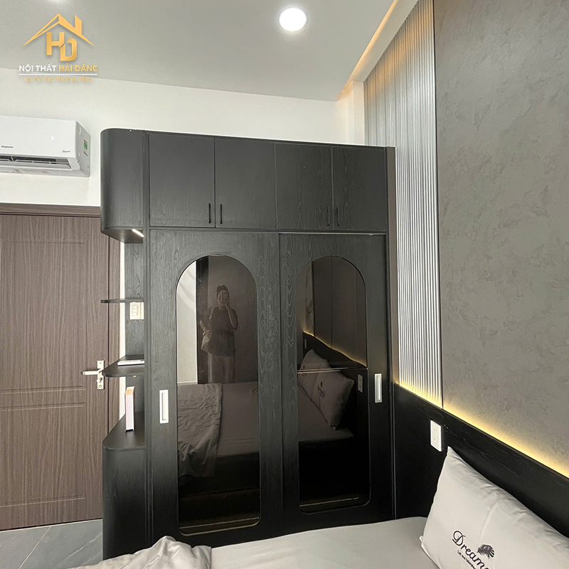 Tủ Quần Áo Cửa Lùa Kịch Trần Đen Hiện Đại tu-quan-ao-go-kich-tran-4-8-206-2 Tủ Quần Áo Cửa Lùa Kịch Trần Đen Hiện Đại