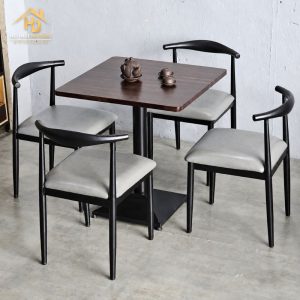Bộ bàn ghế Bull cafe sắt lót nệm