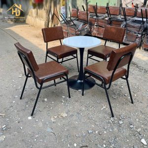 bàn ghế cafe chân sắt tựa vuông