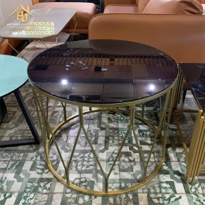 Bàn sofa mặt kính tròn chân vàng