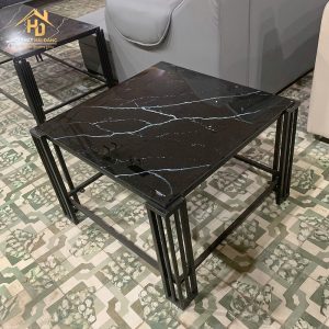Bàn sofa mặt kính vuông đen