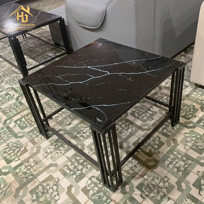 Bàn Sofa Mặt Kính Vuông Đen ban-sofa-vuong-kinh-den-1 Bàn Sofa Mặt Kính Vuông Đen