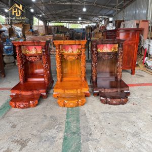 Bàn thờ Ông Địa Thần Tài chạm hoa sen