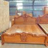 Giường ngủ hoàng gia gỗ tự nhiên